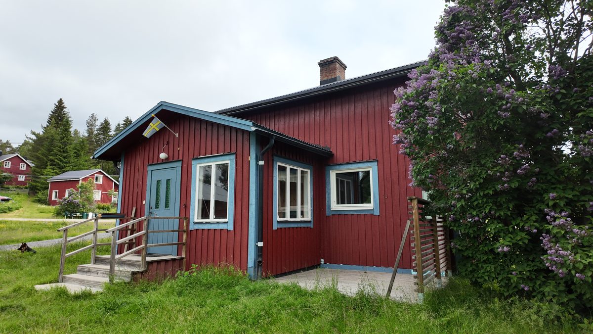 Haus Bollstabruk, Außenansicht mit Garten